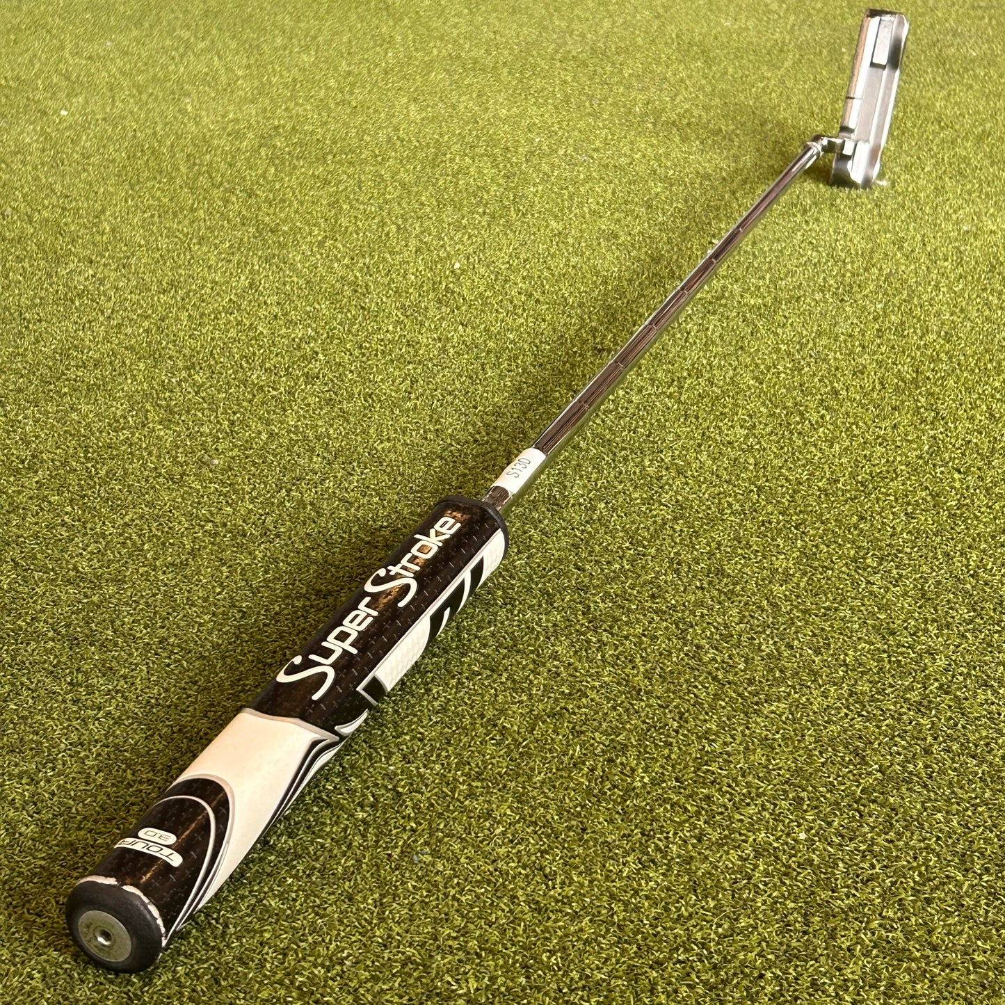 RH Odyssey White Ice 1 Putter. 35 IN.