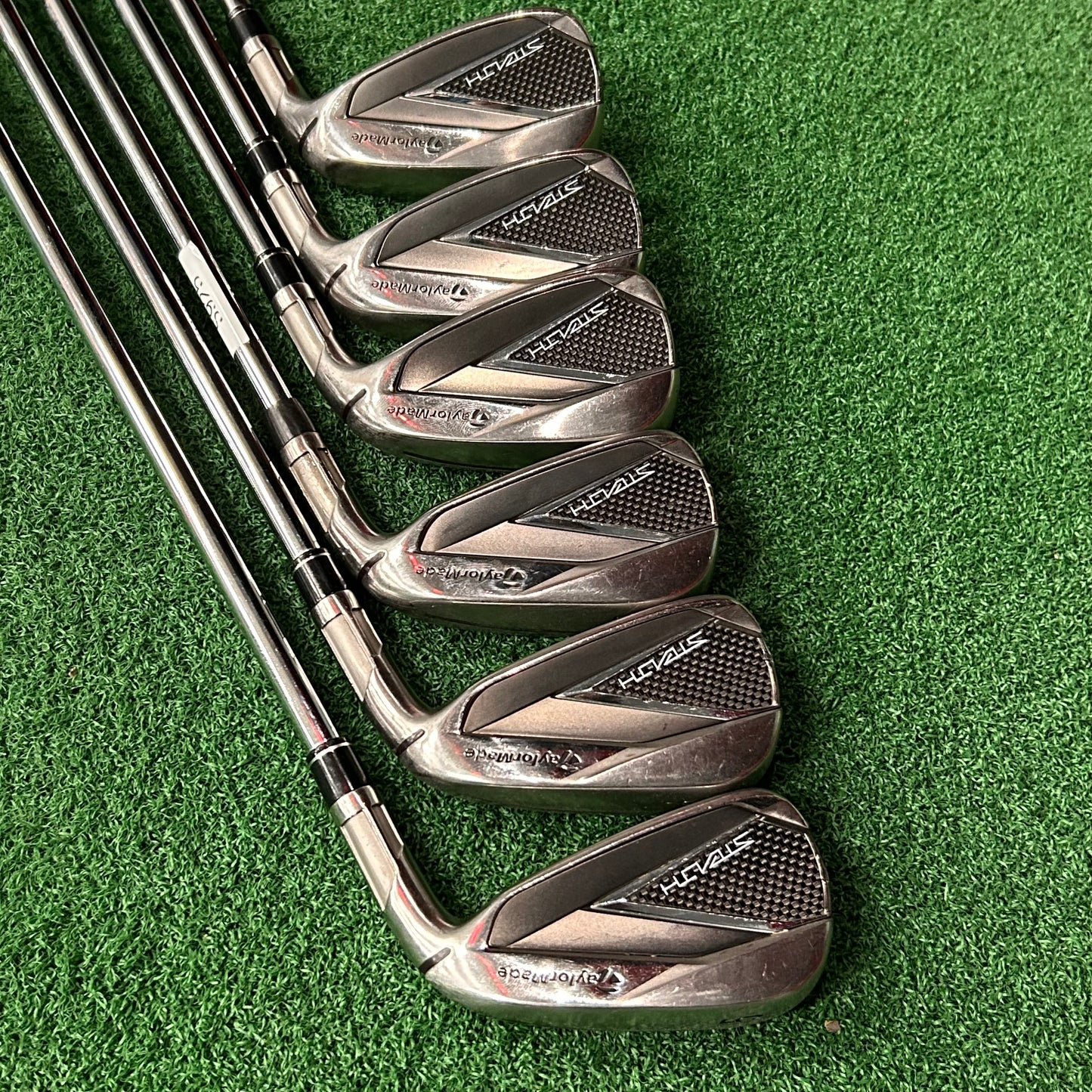 RH Taylormade Stealth Iron Set (5-PW). Stiff Flex