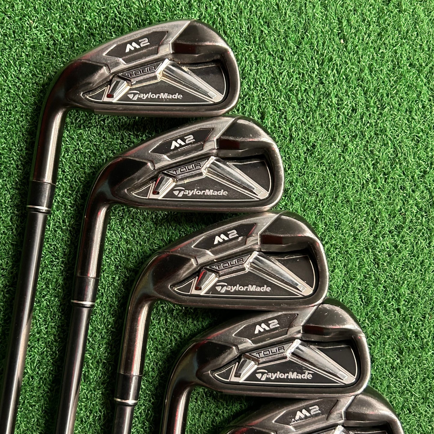 LH Taylormade M2 Tour Iron Set (4-PW, AW). Senior Flex.
