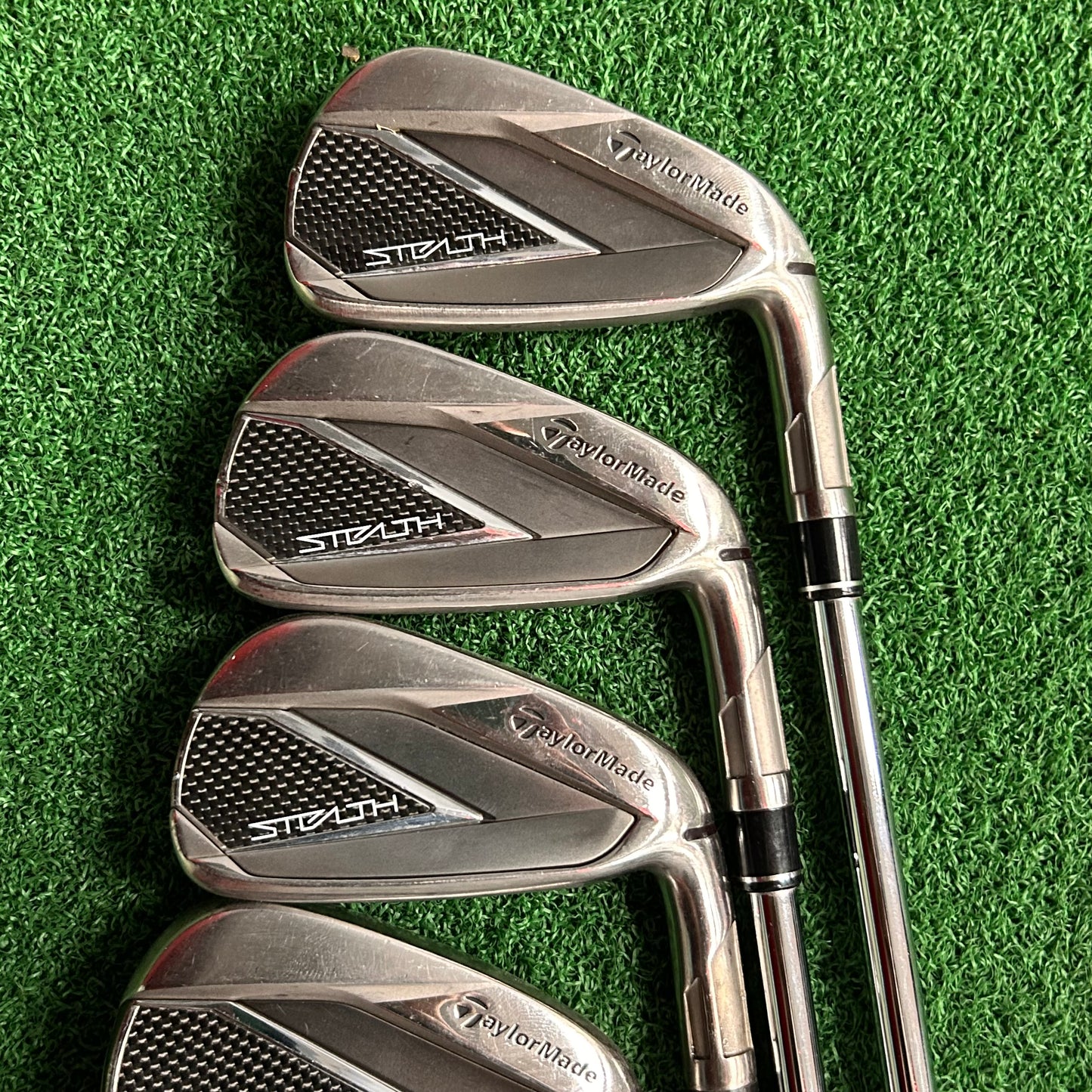 RH Taylormade Stealth Iron Set (5-PW). Stiff Flex