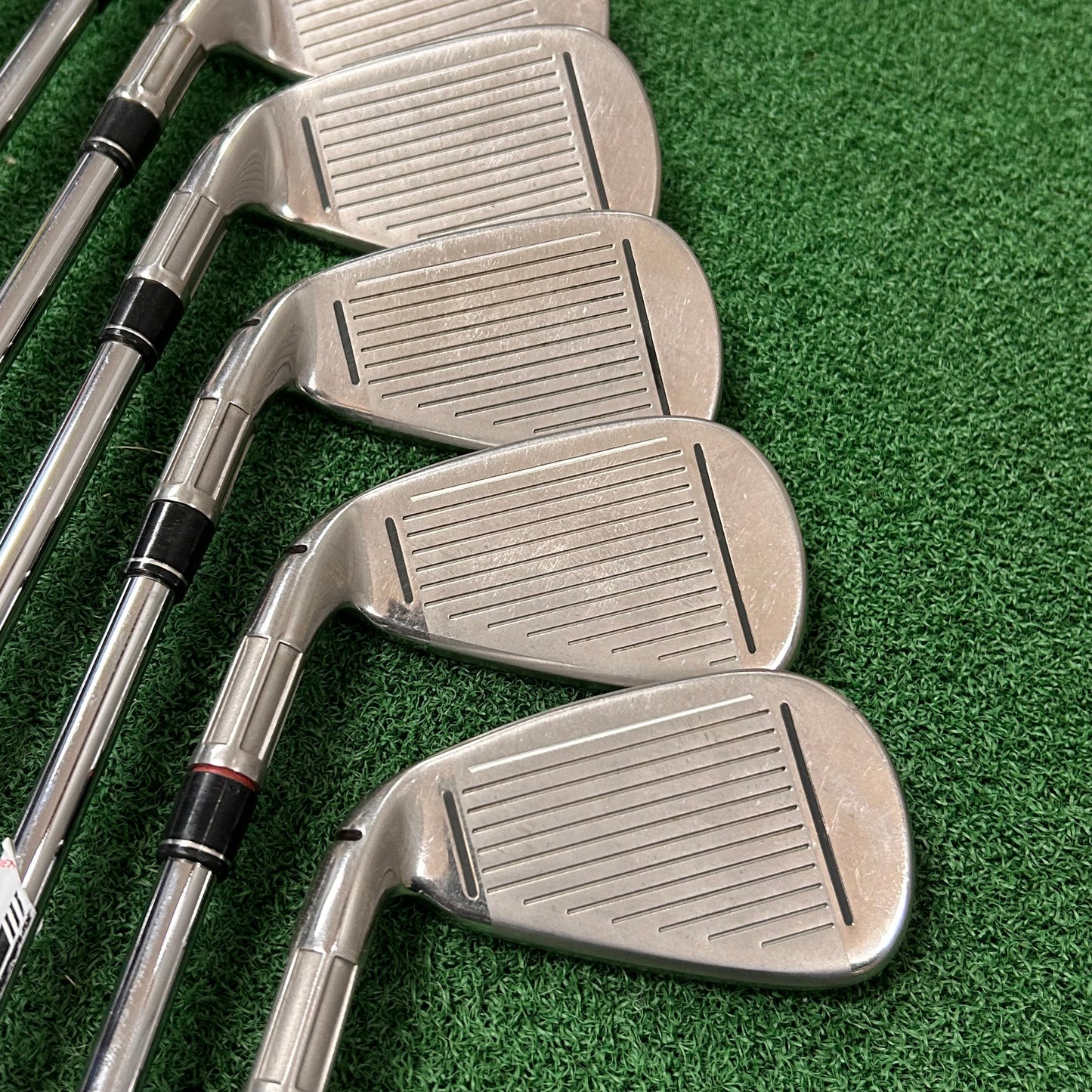 RH Taylormade M4 Iron Set (5-PW, AW). Stiff Flex.