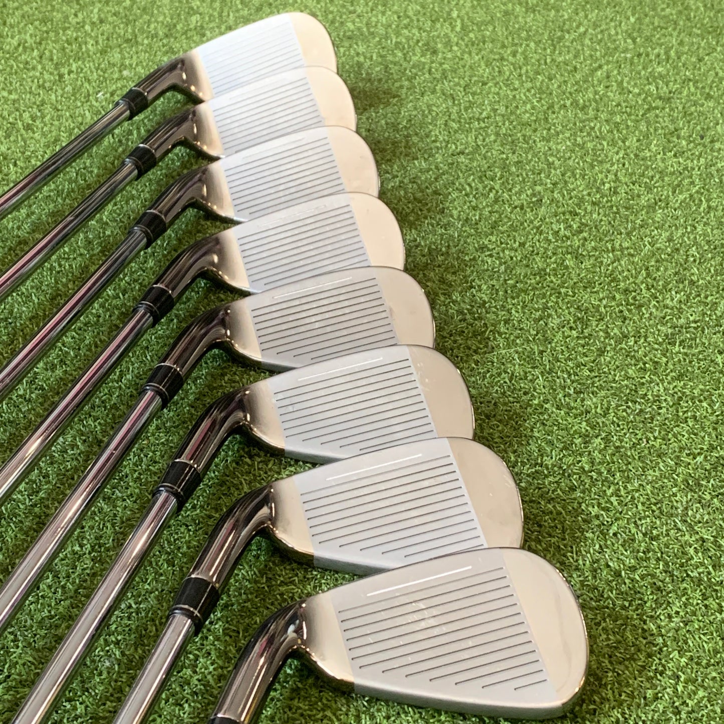RH Taylormade Burner Iron Set (4-PW, AW)