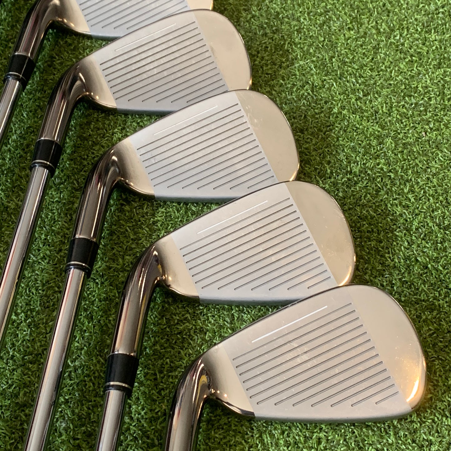RH Taylormade Burner Iron Set (4-PW, AW)