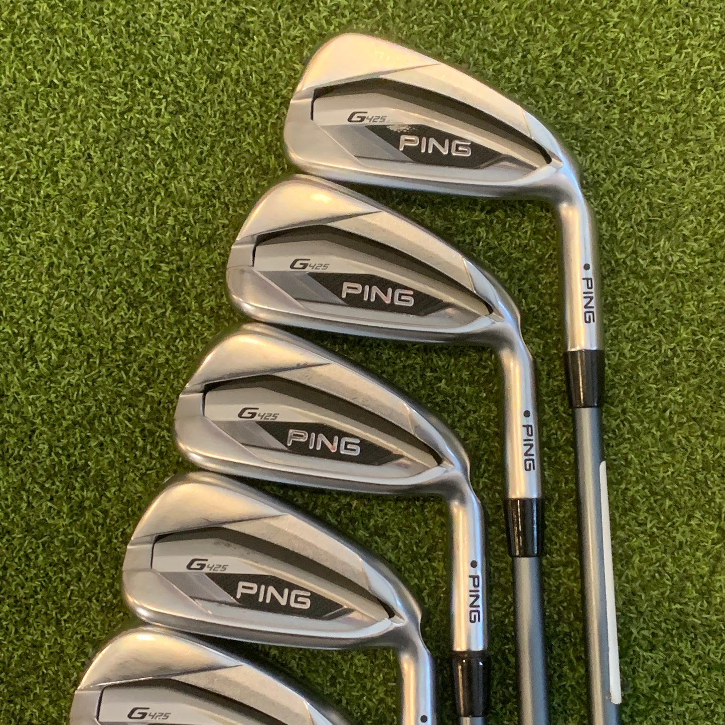 RH Ping G425 Iron Set (4-W). Stiff Flex.