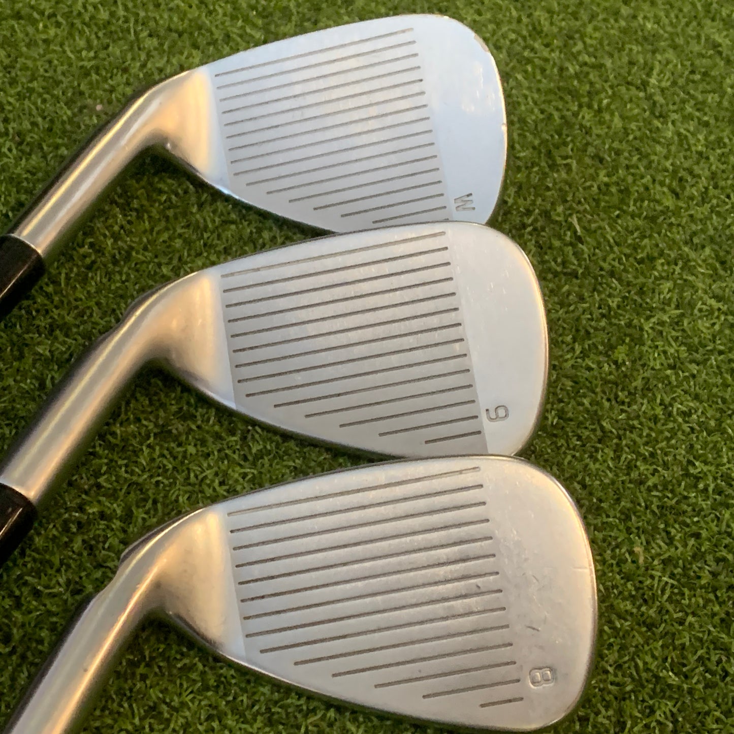 RH Ping G425 Iron Set (4-W). Stiff Flex.