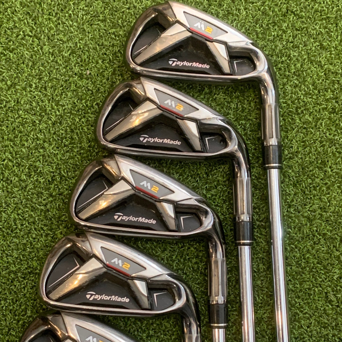 RH Taylormade M2 Iron Set (4-PW, AW). Stiff Flex.