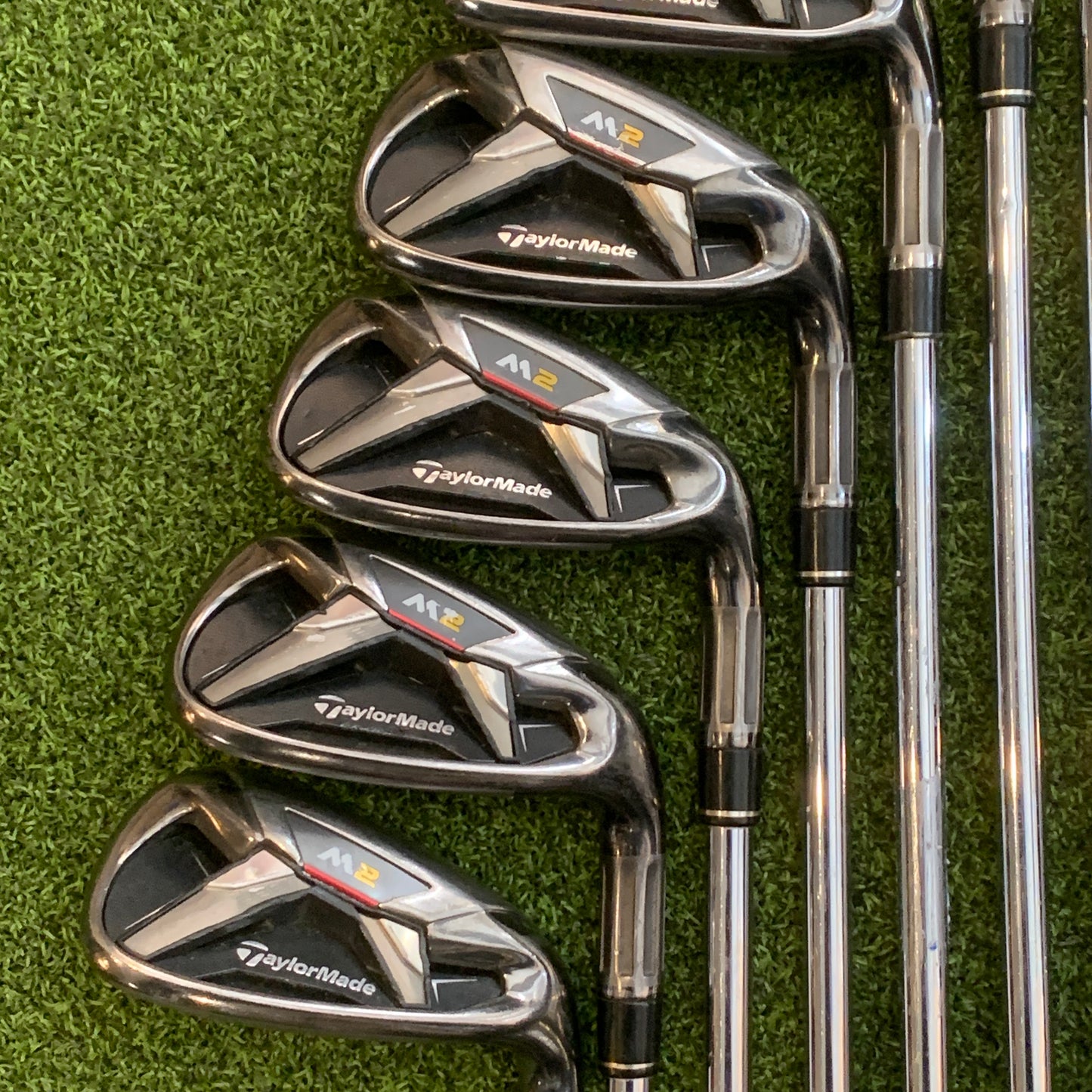 RH Taylormade M2 Iron Set (4-PW, AW). Stiff Flex.