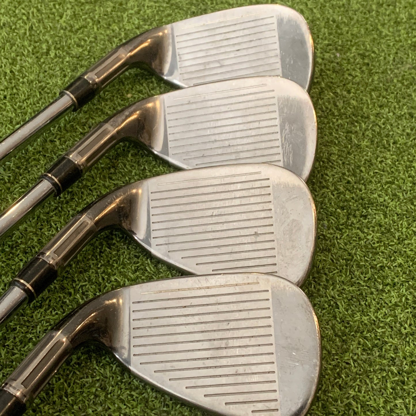 RH Taylormade M2 Iron Set (4-PW, AW). Stiff Flex.
