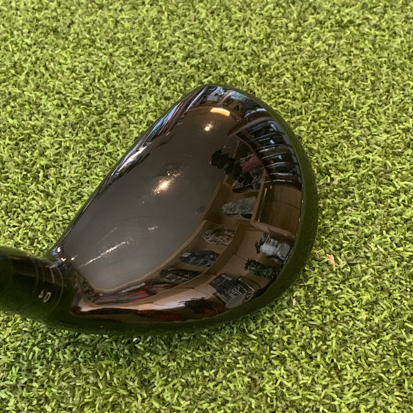 RH Titleist TSR2 3 Hybrid. Stiff Flex.