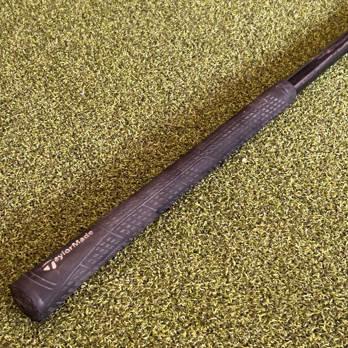 LH Taylormade 320 Ti Driver (9.5). Stiff Flex.