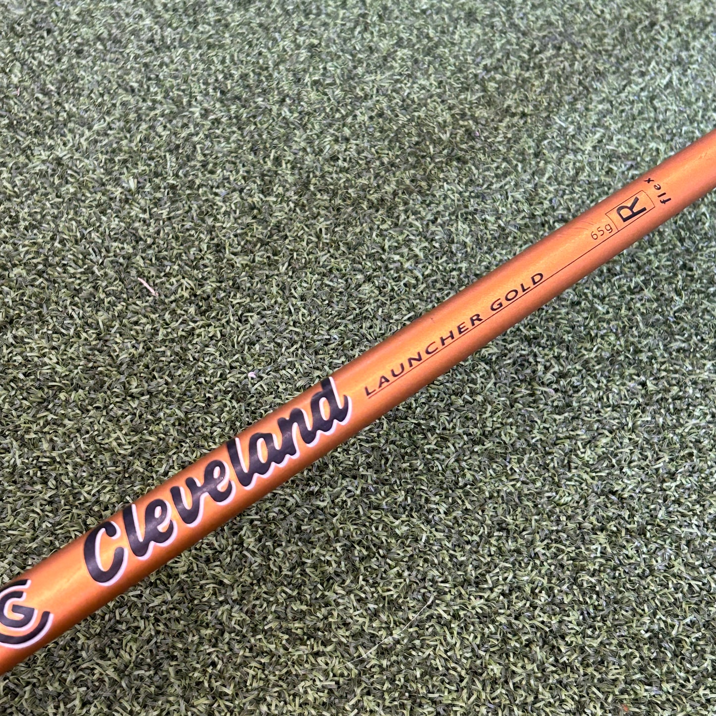 RH Cleveland Launcher Titanium Driver (10.5). Regular Flex.