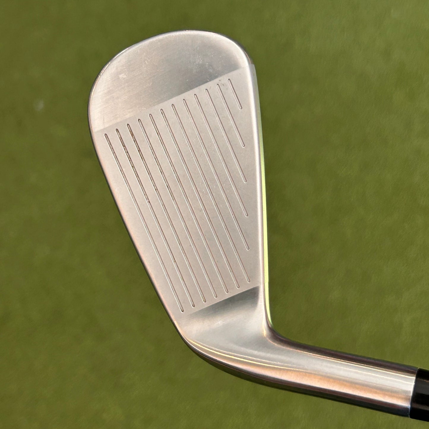 RH Taylormade Sim UDI Utility Iron. X Stiff Flex.