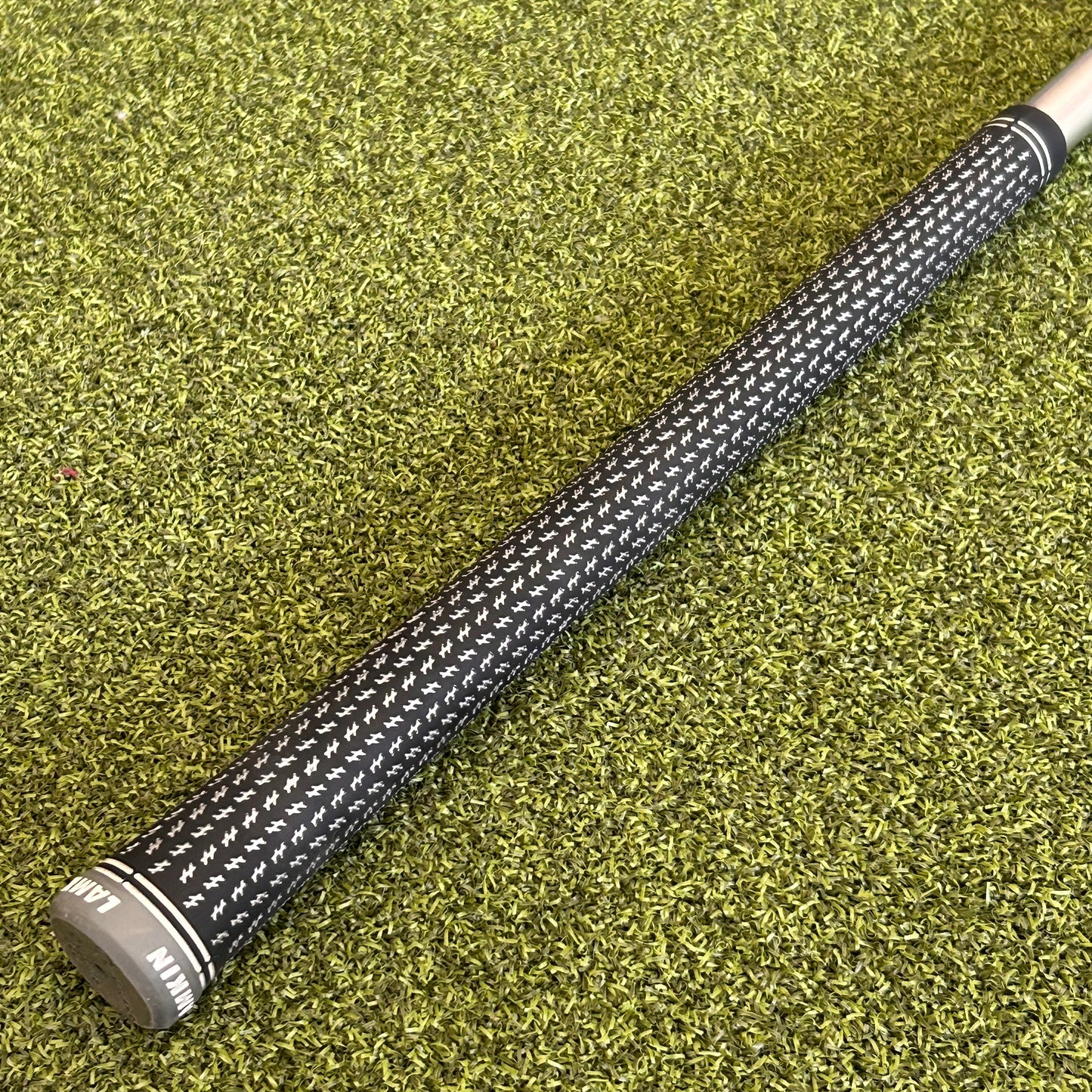 RH Taylormade Sim UDI Utility Iron. X Stiff Flex.