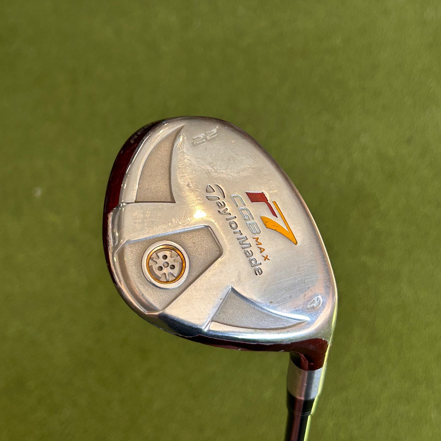 RH Taylormade R7 CGB Max 4 Hybrid. Stiff Flex.