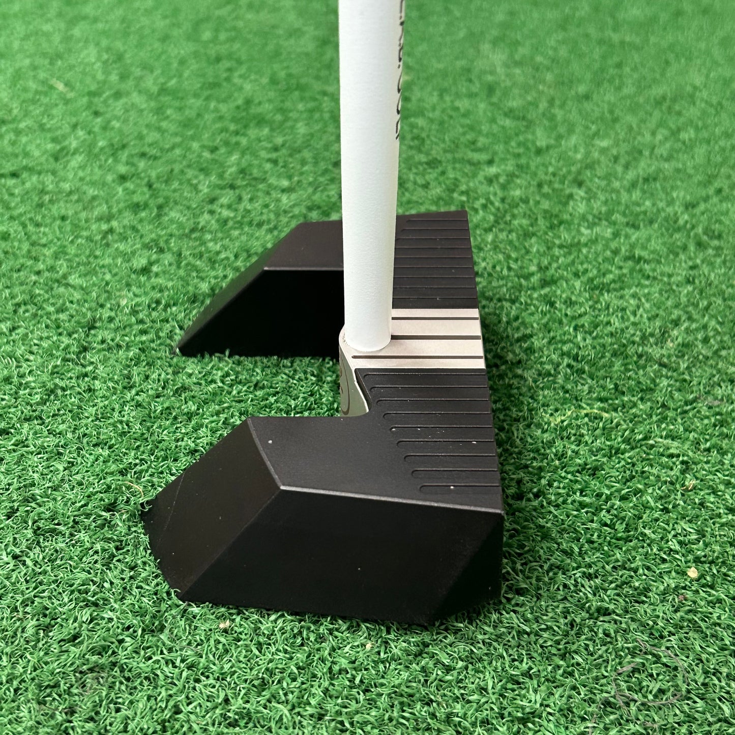 LH LabGolf Mezz.1 Max Broomstick Putter. 45in.