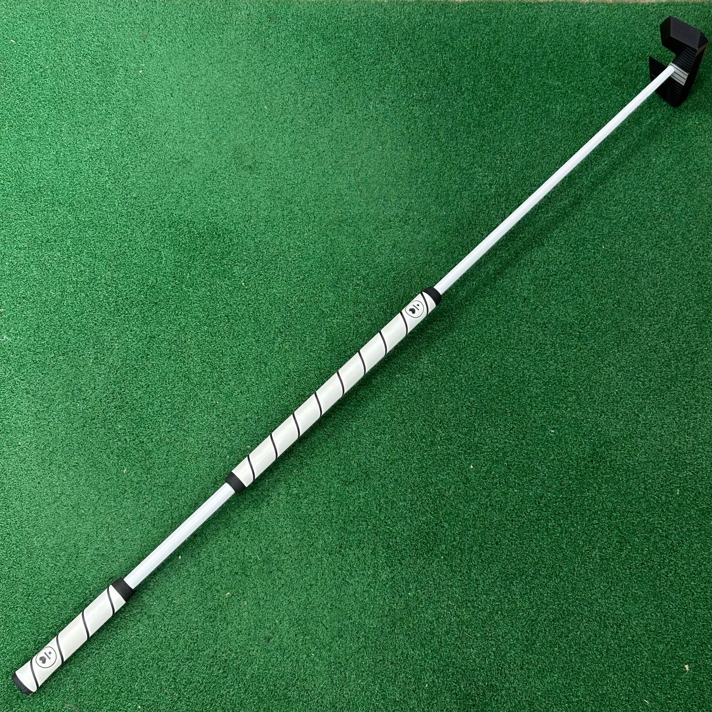 LH LabGolf Mezz.1 Max Broomstick Putter. 45in.