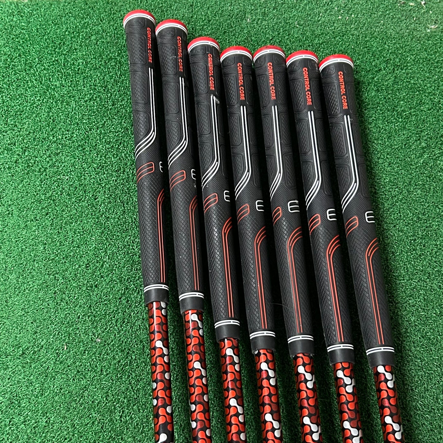 RH Taylormade M4 Iron Set (6-PW, AW, SW). Senior Flex.