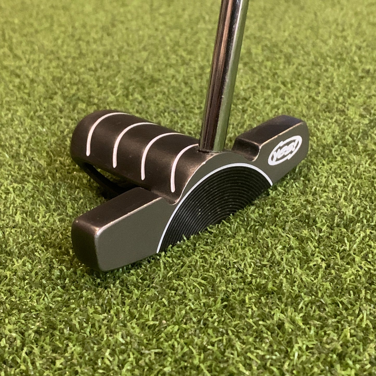 RH Yes C-Groove Swash Putter