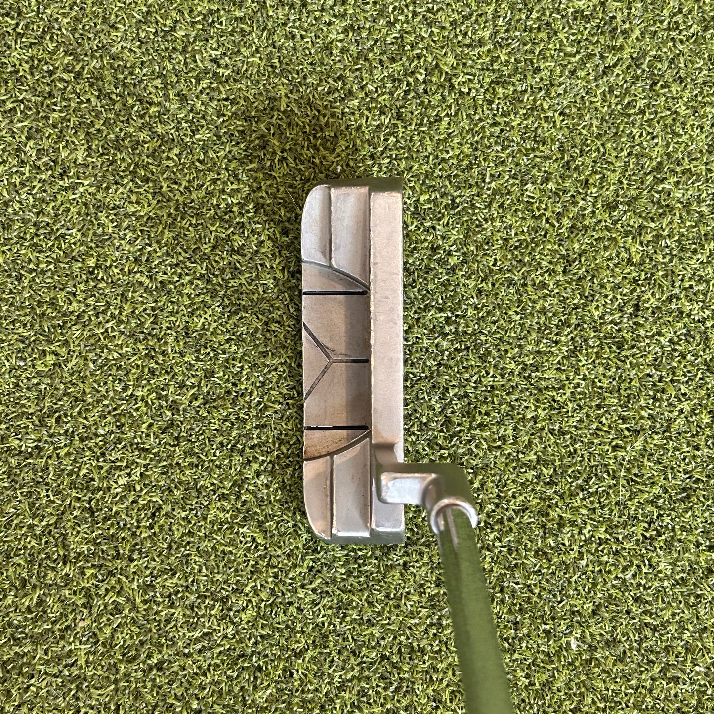 LH Nike Everclear E11 Putter. 34.5 IN.