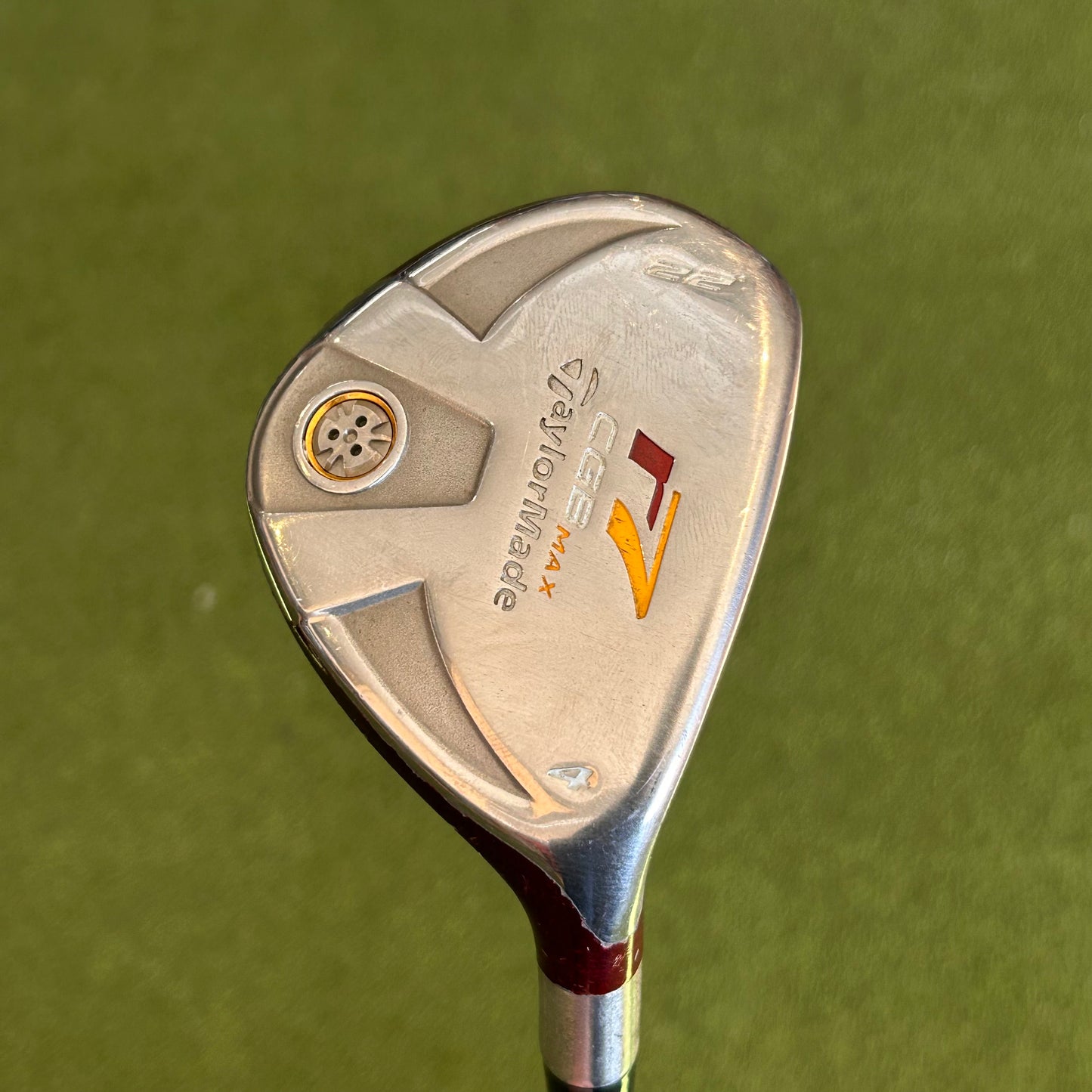 RH Taylormade R7 CGB Max 4 Hybrid. Stiff Flex.