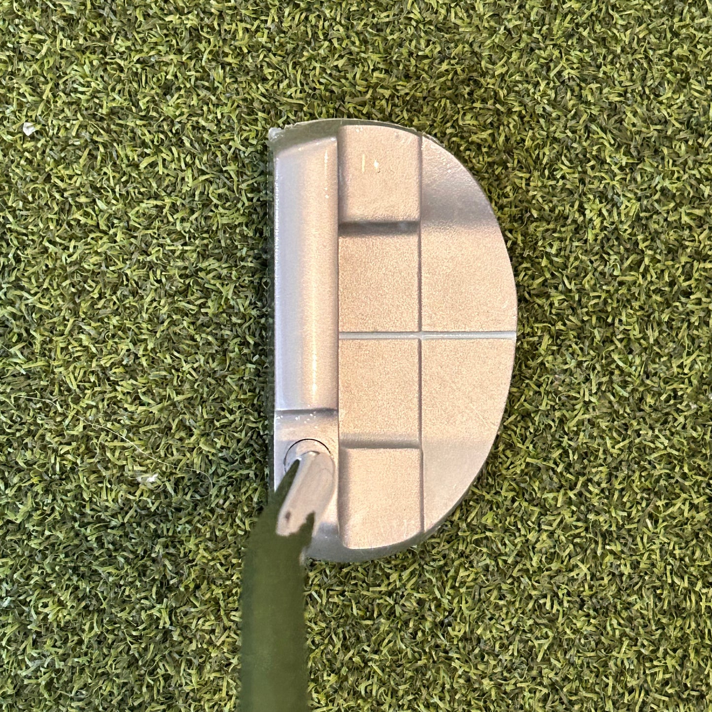NEW RH Women's Cobra Fly XL Putter. 33 IN.